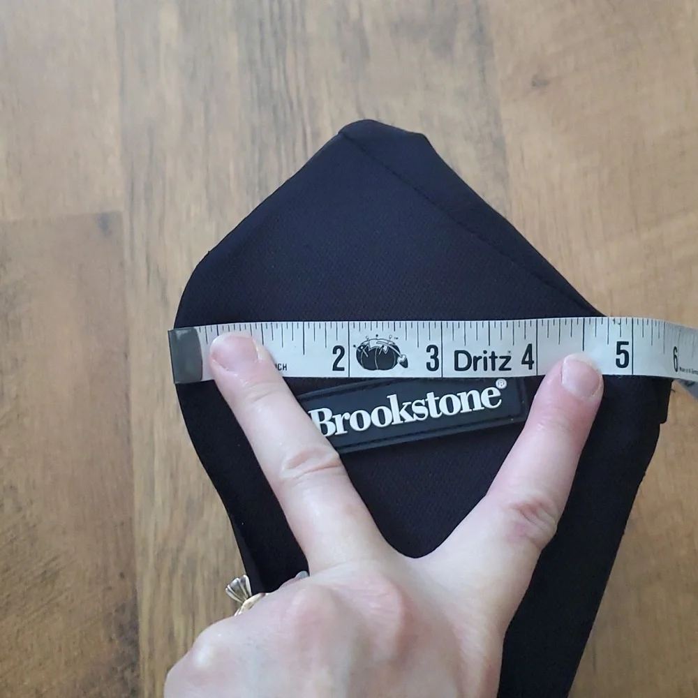 Brookstone Black Neoprene Water Resistant Neck‎ Travel Pillow with Memory Foam